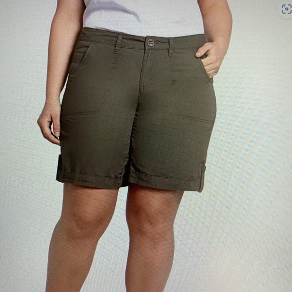 REITMANS green cargo shorts 🪴 - Picture 1 of 4